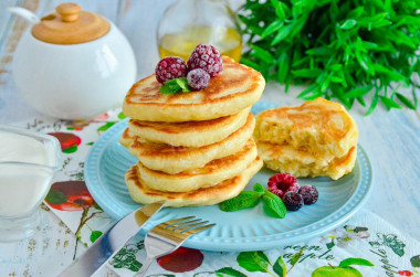 Fluffy pancakes with yeast and eggs on water