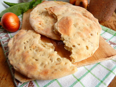 Uzbek katlama with onion puff pastry cakes