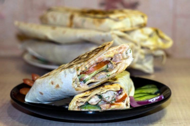 Shawarma in lavash with chicken at home