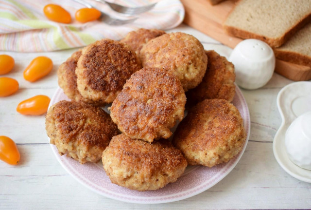 Fluffy minced pork cutlets