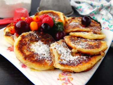 Cheesecakes with rice flour in a frying pan